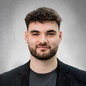Jonatán Poloha, realitný maklér Liptov, RealVEA
